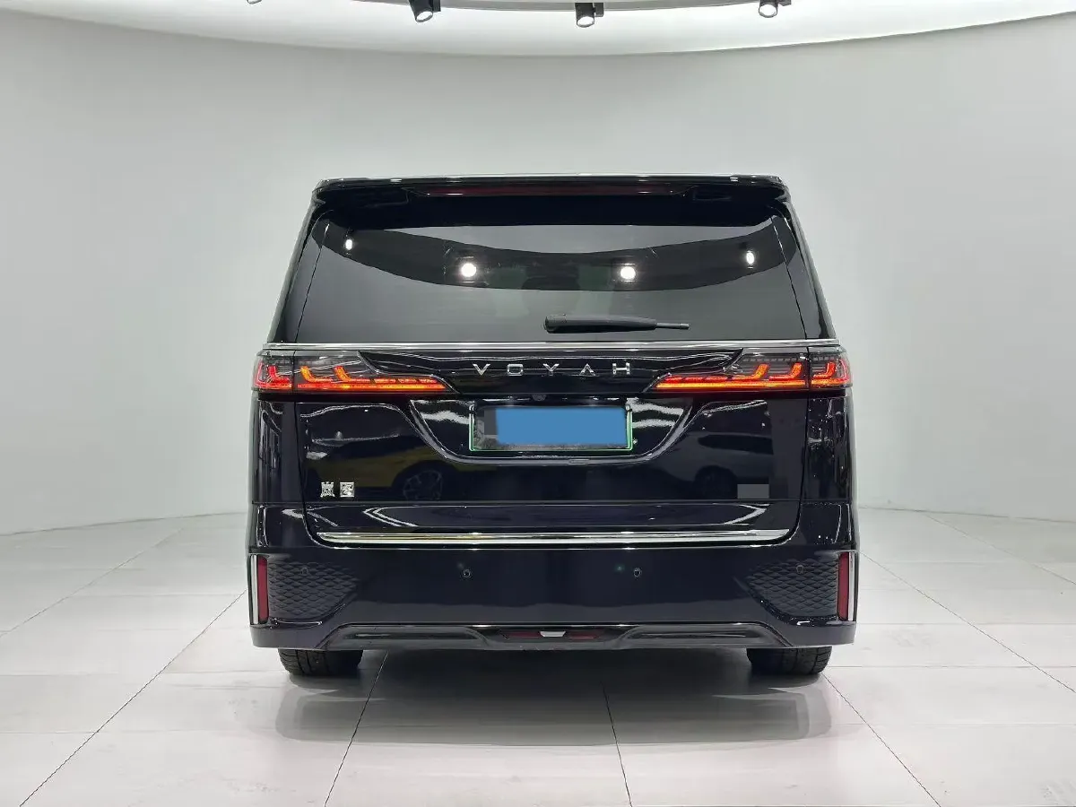 2022 Voyah Dream 1.5T 136HP L4 PHEV 25.57KWH,autocango,china used car exporter,china ev exporter,chinese used car exporter,chinese used ev exporter