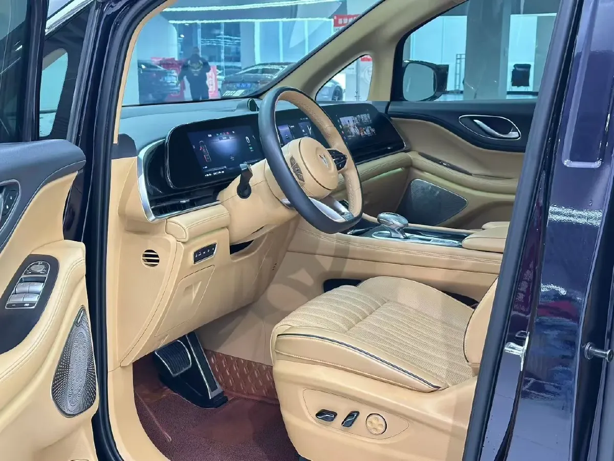 2022 Voyah Dream 1.5T 136HP L4 PHEV 25.57KWH,autocango,china used car exporter,china ev exporter,chinese used car exporter,chinese used ev exporter