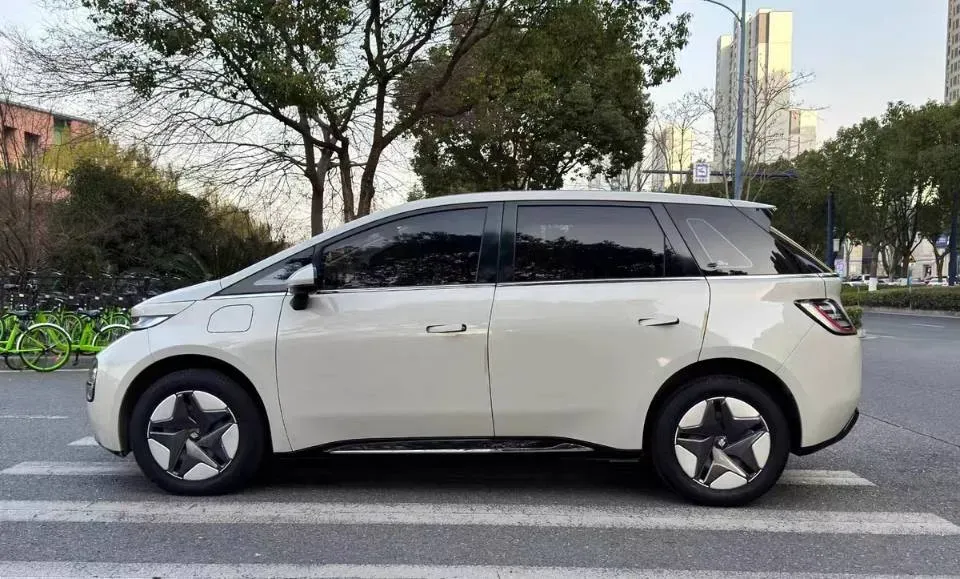 2023 BaoJun Cloud BEV 37.9KWH,autocango,china used car exporter,china ev exporter,chinese used car exporter,chinese used ev exporter