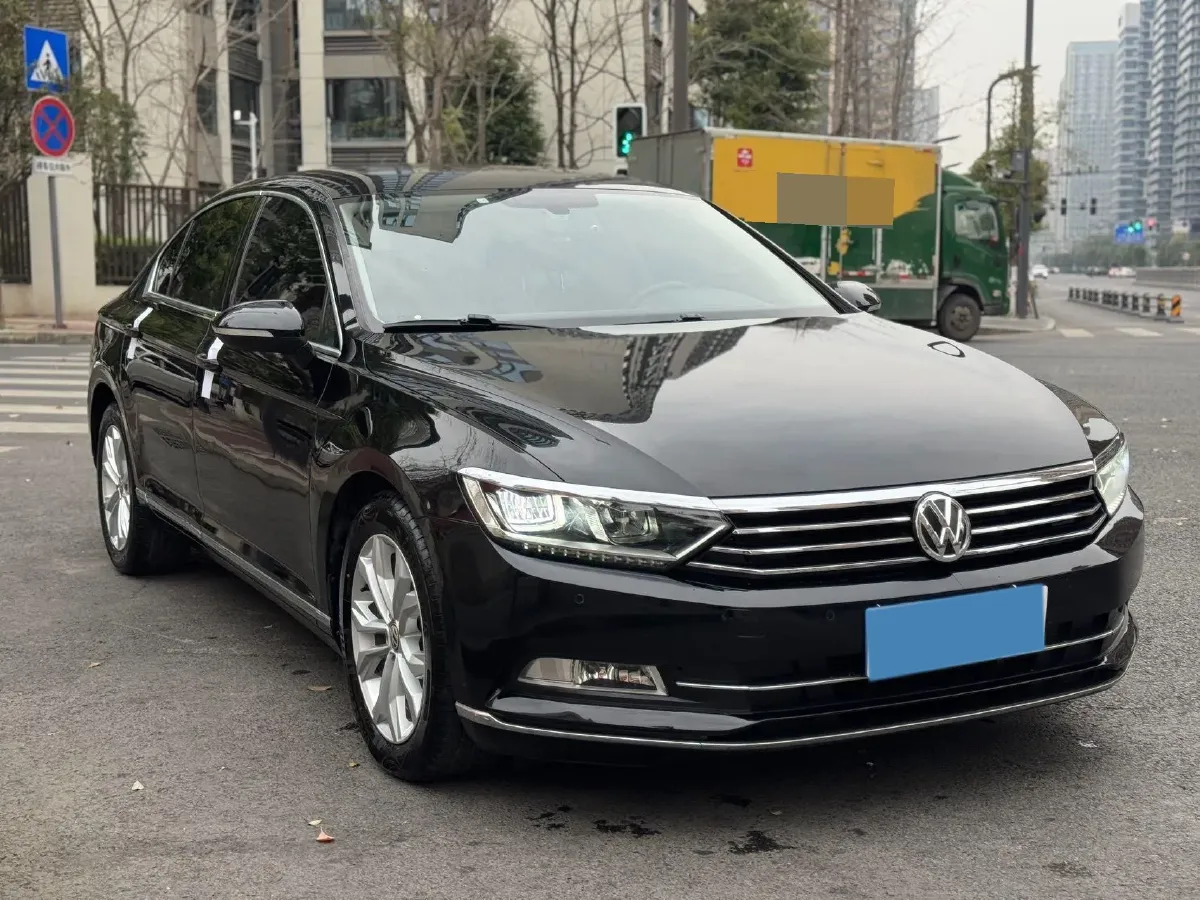 2018 Volkswagen Magotan 1.8T 180HP L4 7DCT,autocango,china used car exporter,china ev exporter,chinese used car exporter,chinese used ev exporter