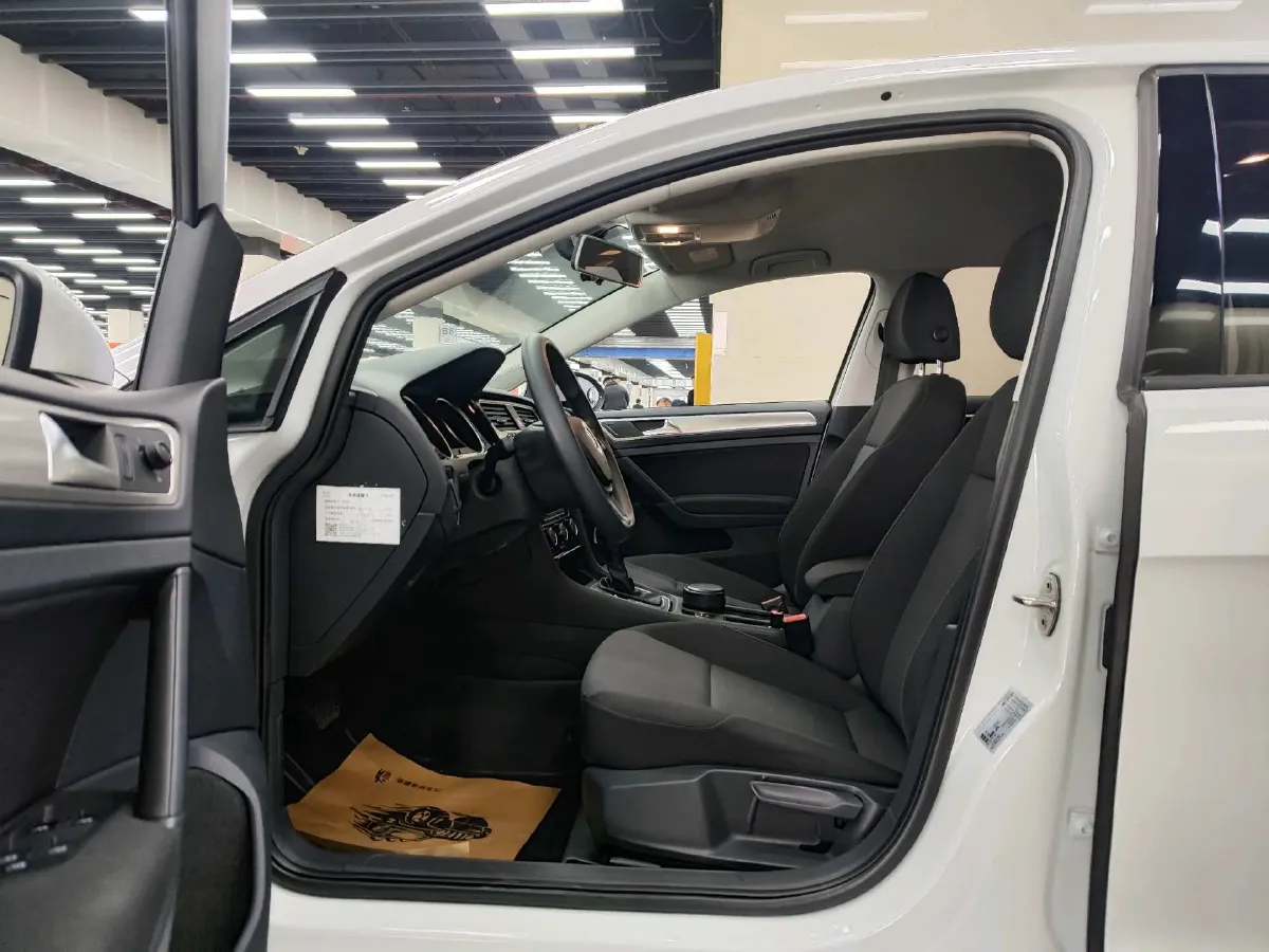 2018 Volkswagen Golf 1.6L 110HP L4 6AT,autocango,china used car exporter,china ev exporter,chinese used car exporter,chinese used ev exporter