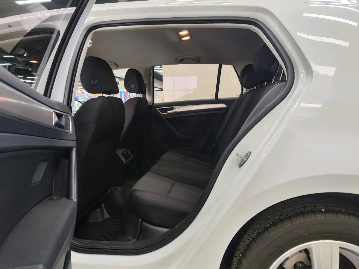 2018 Volkswagen Golf 1.6L 110HP L4 6AT,autocango,china used car exporter,china ev exporter,chinese used car exporter,chinese used ev exporter