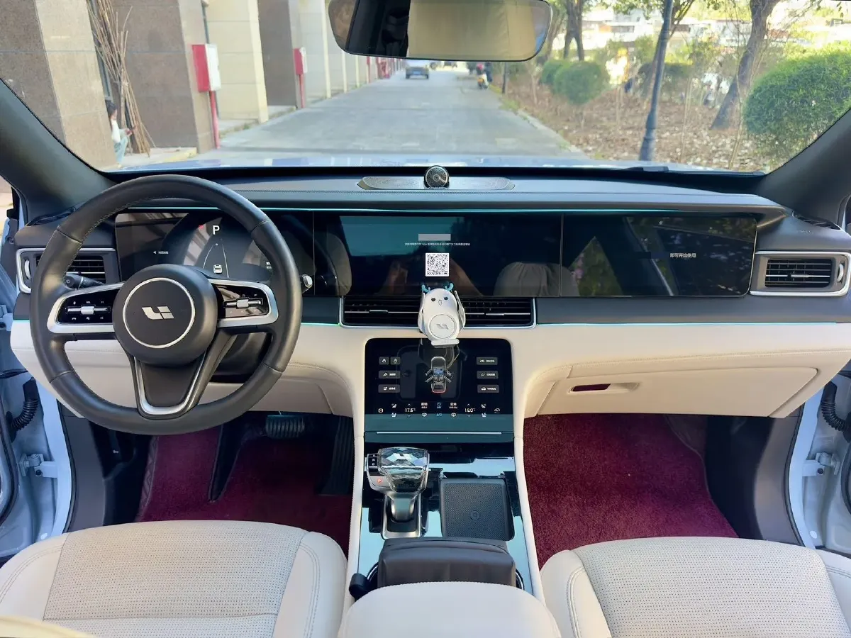 2021 Li ONE Range Extended 131HP REEV 40.5KWH,autocango,china used car exporter,china ev exporter,chinese used car exporter,chinese used ev exporter