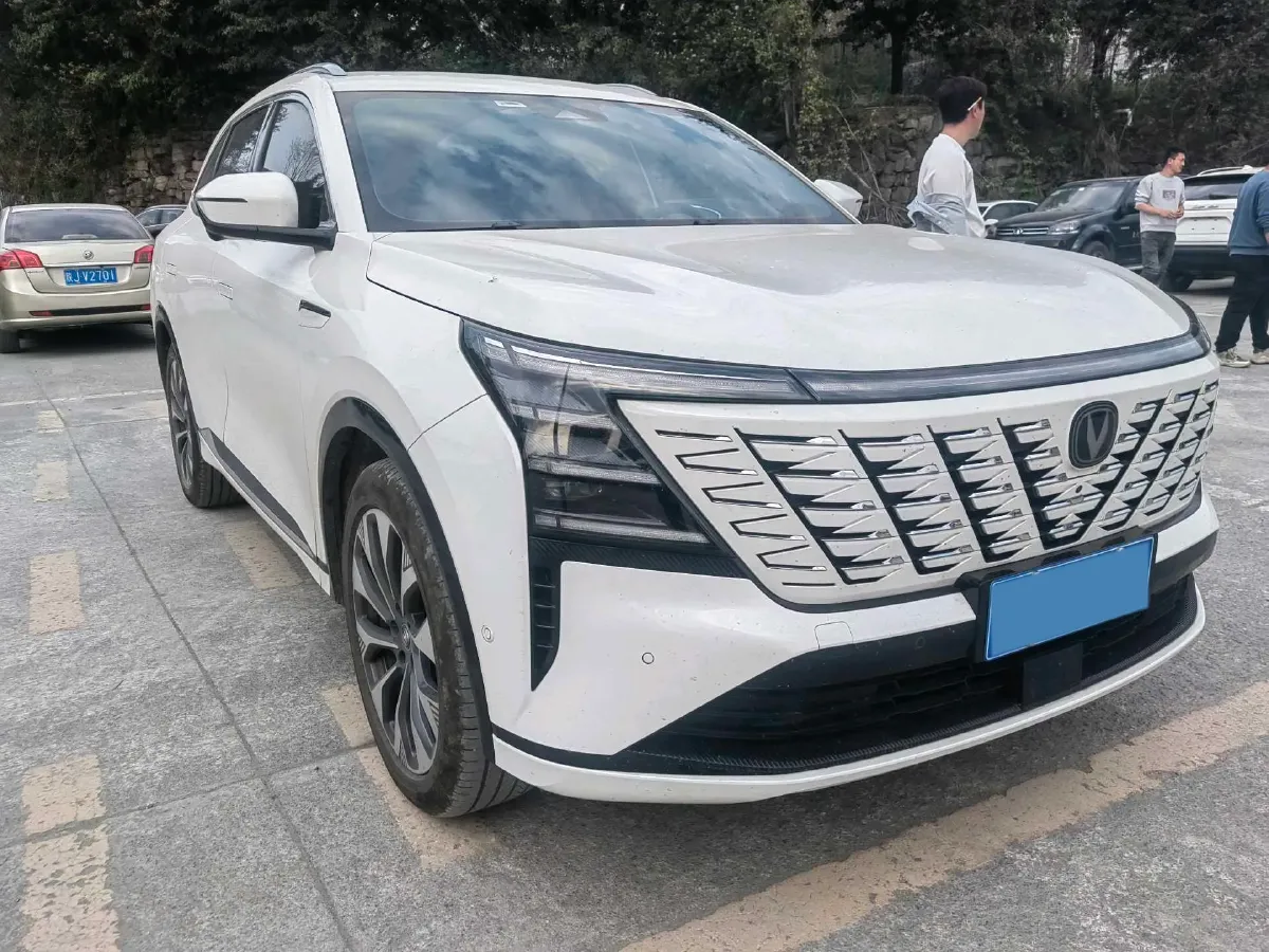 2025 ChangAn CS75 Plus 1.5T 192HP L4 8AT,autocango,china used car exporter,china ev exporter,chinese used car exporter,chinese used ev exporter