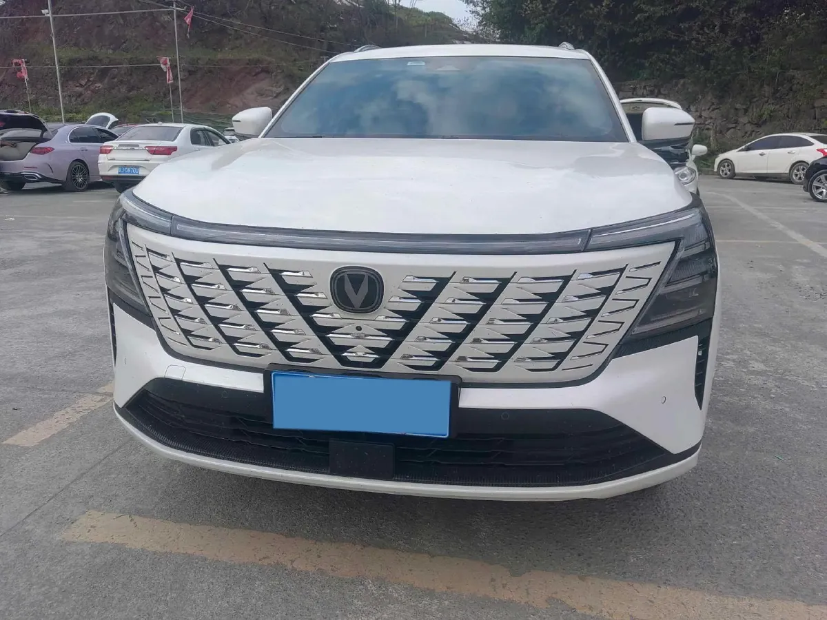 2025 ChangAn CS75 Plus 1.5T 192HP L4 8AT,autocango,china used car exporter,china ev exporter,chinese used car exporter,chinese used ev exporter