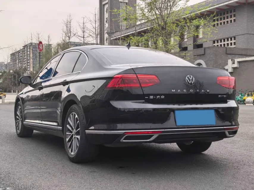 2020 Volkswagen Magotan 2.0T 186HP L4 7DCT,autocango,china used car exporter,china ev exporter,chinese used car exporter,chinese used ev exporter