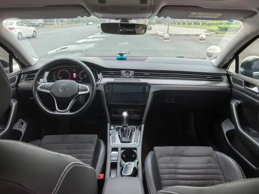 2020 Volkswagen Magotan 2.0T 186HP L4 7DCT,autocango,china used car exporter,china ev exporter,chinese used car exporter,chinese used ev exporter