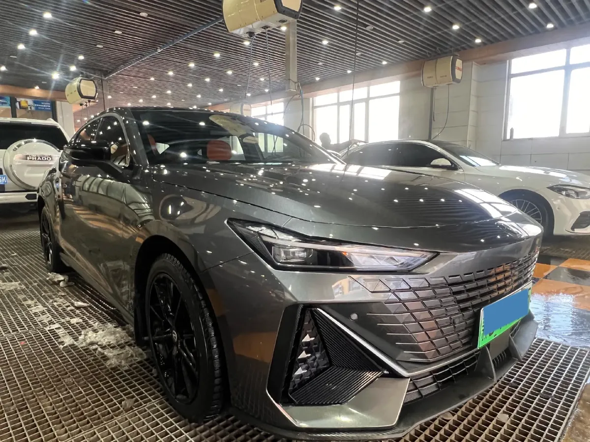 2023 ChangAn UNI-V iDD 1.5T 170HP L4 6TCT PHEV 18.4KWH,autocango,china used car exporter,china ev exporter,chinese used car exporter,chinese used ev exporter