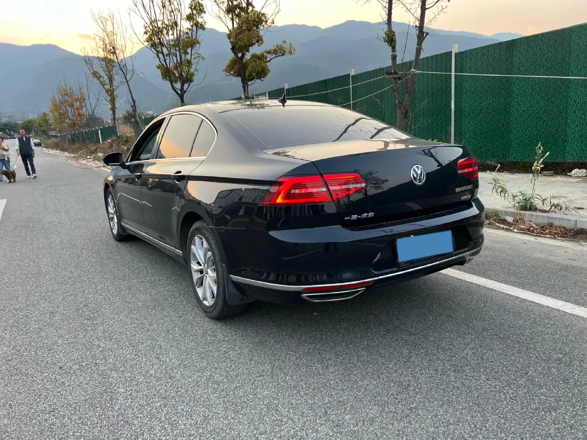 2019 Volkswagen Magotan 2.0T 186HP L4 7DCT,autocango,china used car exporter,china ev exporter,chinese used car exporter,chinese used ev exporter