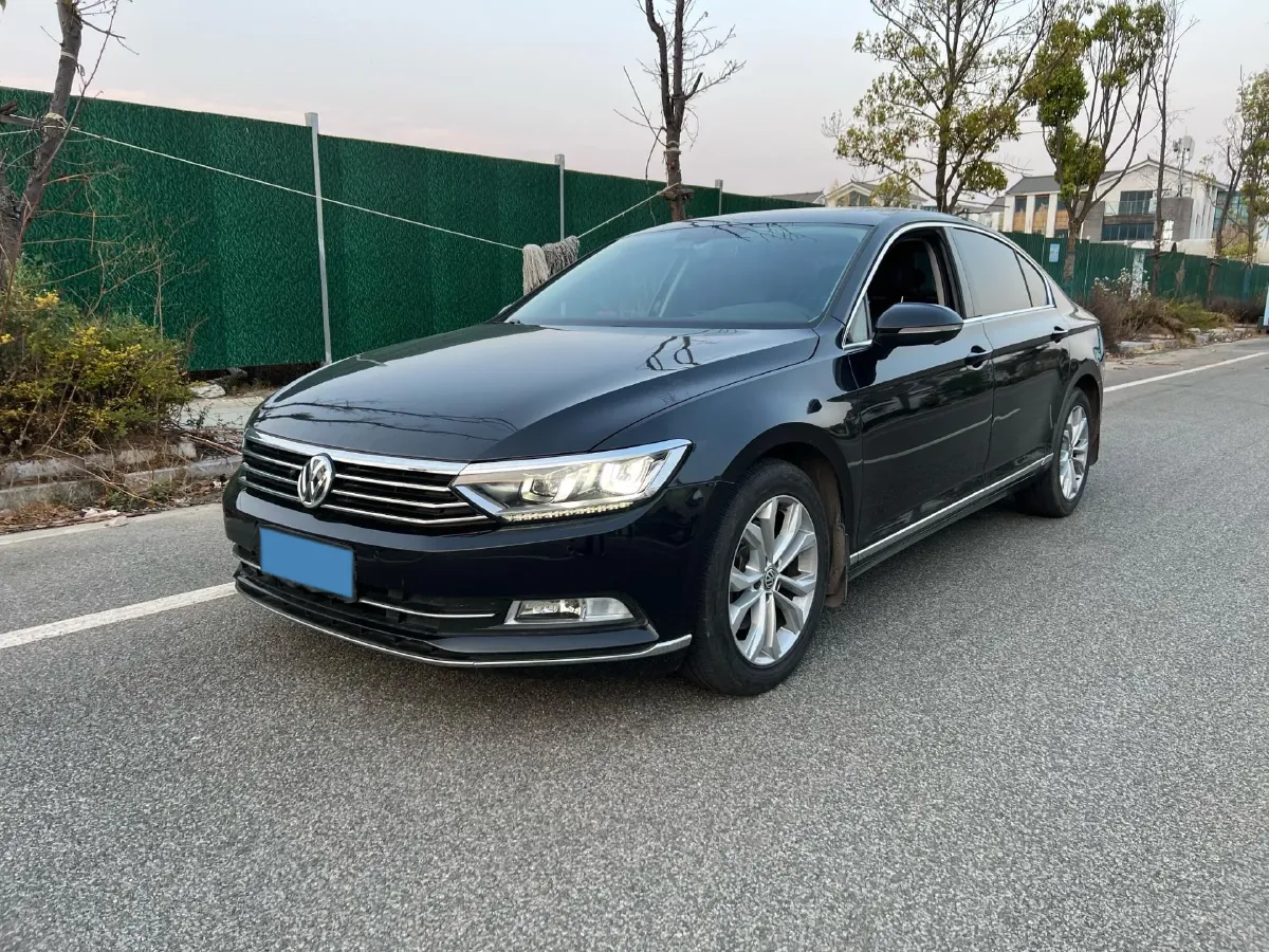 2019 Volkswagen Magotan 2.0T 186HP L4 7DCT,autocango,china used car exporter,china ev exporter,chinese used car exporter,chinese used ev exporter