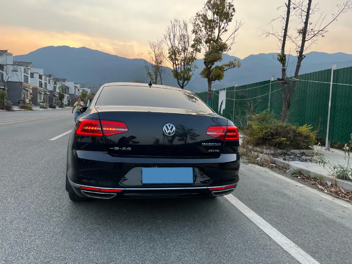 2019 Volkswagen Magotan 2.0T 186HP L4 7DCT,autocango,china used car exporter,china ev exporter,chinese used car exporter,chinese used ev exporter
