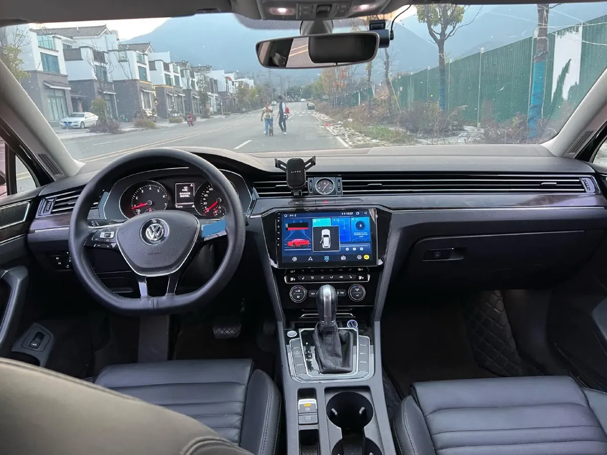 2019 Volkswagen Magotan 2.0T 186HP L4 7DCT,autocango,china used car exporter,china ev exporter,chinese used car exporter,chinese used ev exporter