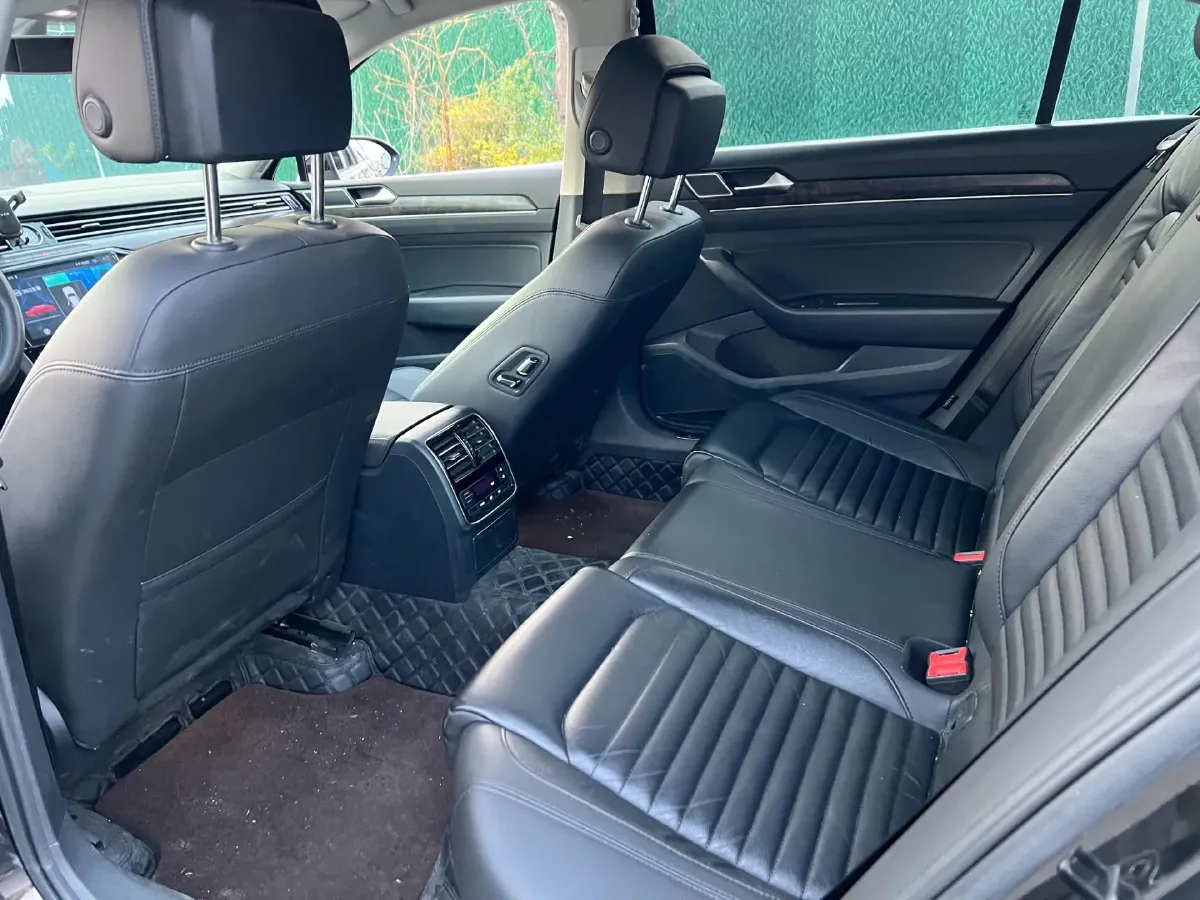 2019 Volkswagen Magotan 2.0T 186HP L4 7DCT,autocango,china used car exporter,china ev exporter,chinese used car exporter,chinese used ev exporter