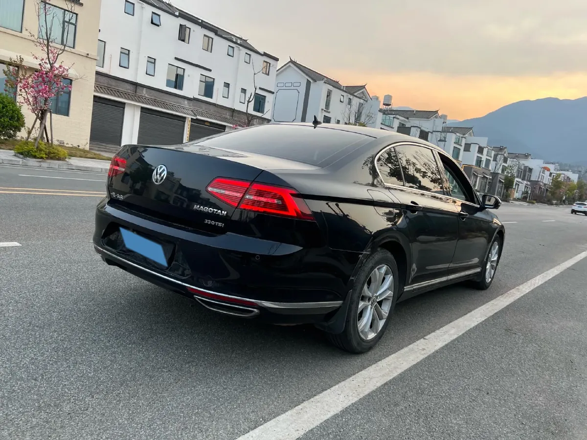 2019 Volkswagen Magotan 2.0T 186HP L4 7DCT,autocango,china used car exporter,china ev exporter,chinese used car exporter,chinese used ev exporter