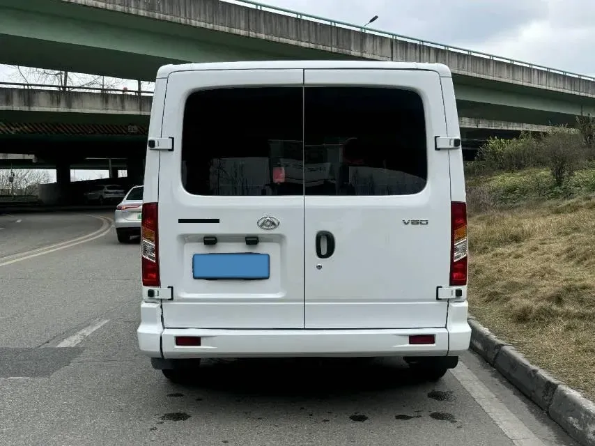 2021 MAXUS XinTu V80 2.0T 139HP L4 6MT,autocango,china used car exporter,china ev exporter,chinese used car exporter,chinese used ev exporter