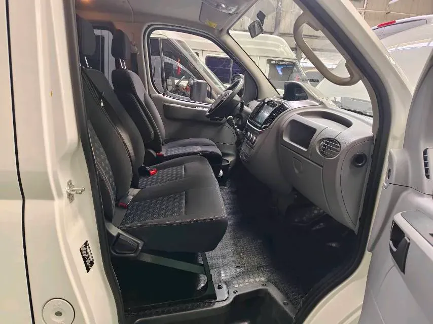 2021 MAXUS XinTu V80 2.0T 139HP L4 6MT,autocango,china used car exporter,china ev exporter,chinese used car exporter,chinese used ev exporter