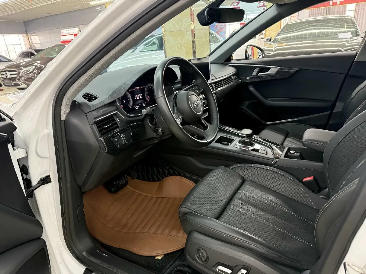 2024 Audi A4L 2.0T 190HP L4 7DCT,autocango,china used car exporter,china ev exporter,chinese used car exporter,chinese used ev exporter