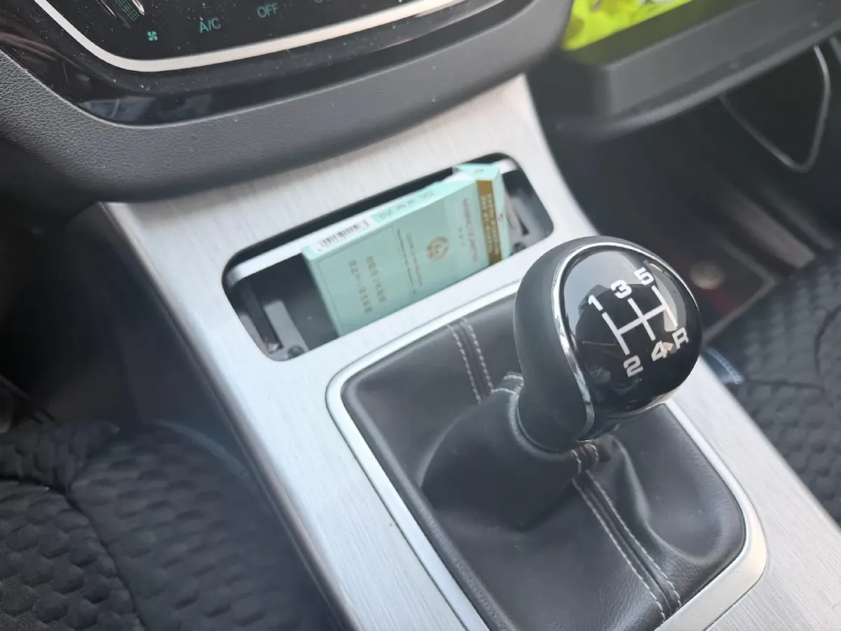 2022 Yema SiPaiKa 1.5L 109HP L4 5MT,autocango,china used car exporter,china ev exporter,chinese used car exporter,chinese used ev exporter