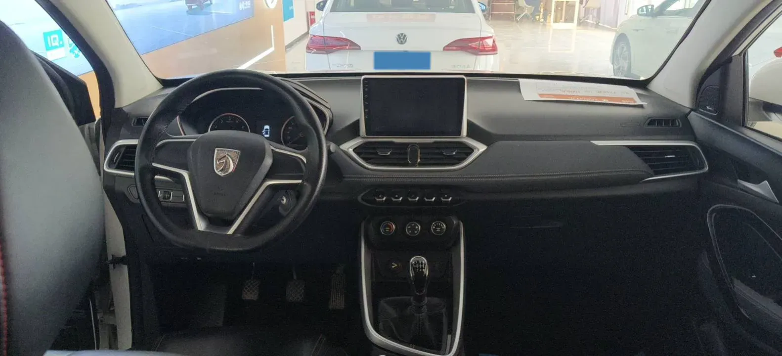 2018 BaoJun 530 1.5T 150HP L4 6MT,autocango,china used car exporter,china ev exporter,chinese used car exporter,chinese used ev exporter