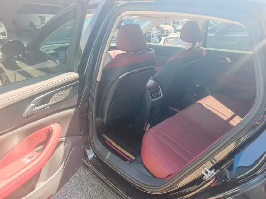 2025 HongQi H5 2.0T 224HP L4 8AT,autocango,china used car exporter,china ev exporter,chinese used car exporter,chinese used ev exporter