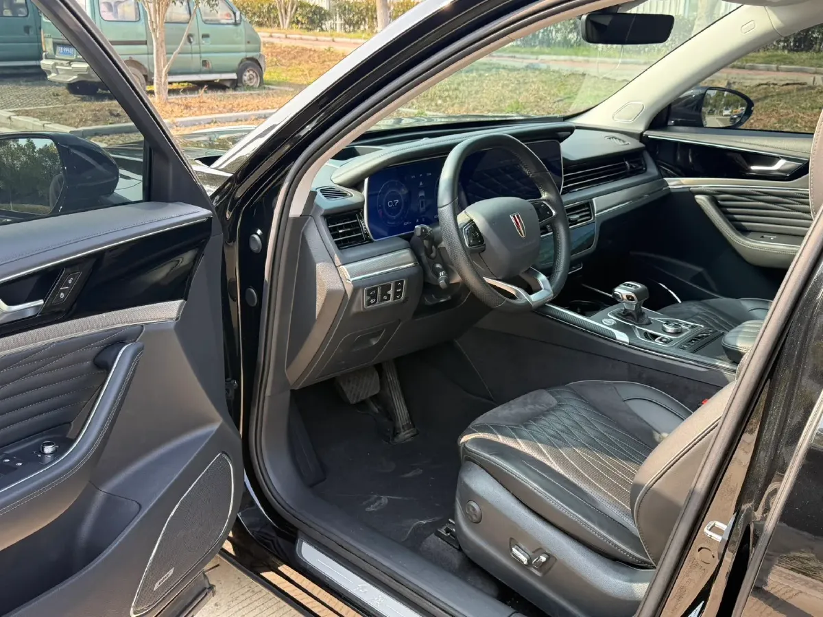 2022 HongQi HS5 2.0T 224HP L4 6AT,autocango,china used car exporter,china ev exporter,chinese used car exporter,chinese used ev exporter