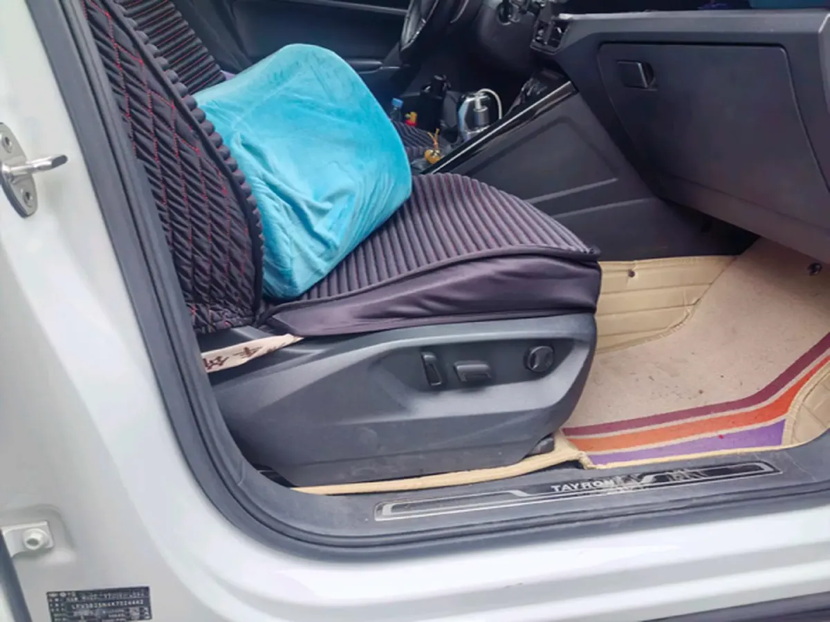 2019 MINI CLUBMAN 1.5T 102HP L3 6AT,autocango,china used car exporter,china ev exporter,chinese used car exporter,chinese used ev exporter