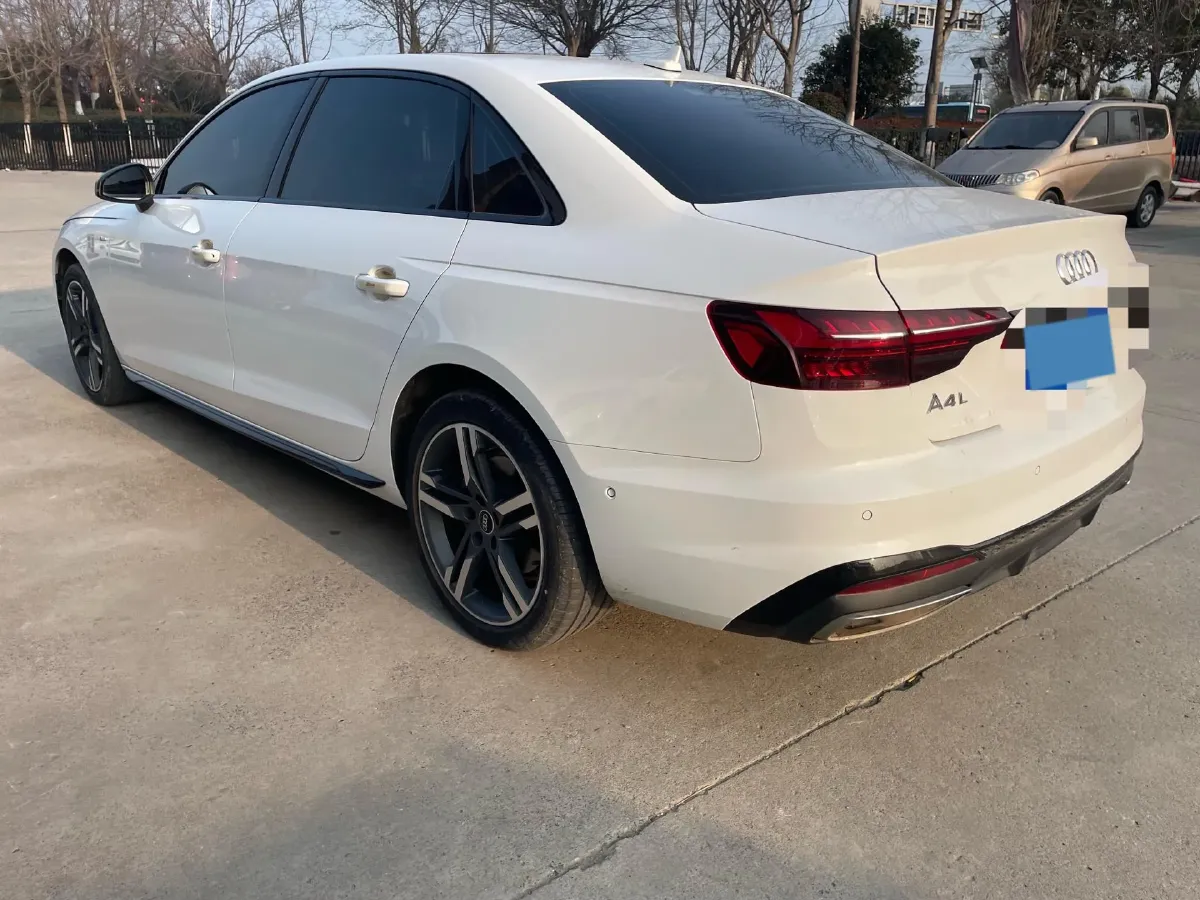 2023 Audi A4L 2.0T 190HP L4 7DCT,autocango,china used car exporter,china ev exporter,chinese used car exporter,chinese used ev exporter