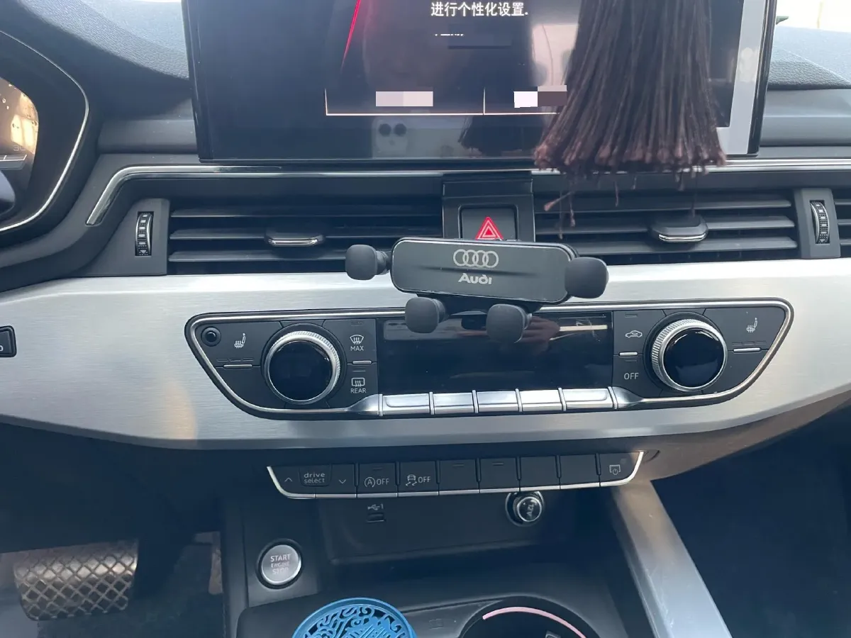 2023 Audi A4L 2.0T 190HP L4 7DCT,autocango,china used car exporter,china ev exporter,chinese used car exporter,chinese used ev exporter