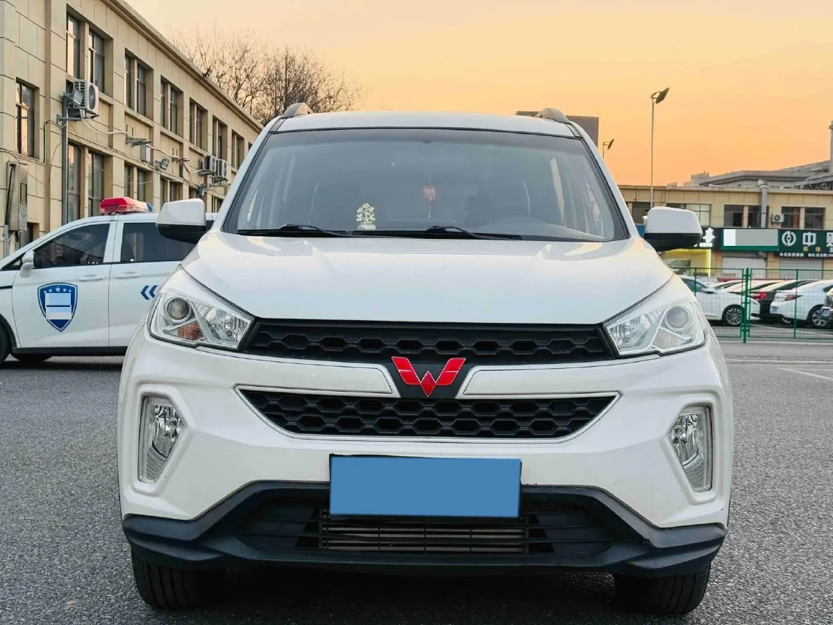2018 WuLing HongGuang S3 1.5T 150HP L4 6MT,autocango,china used car exporter,china ev exporter,chinese used car exporter,chinese used ev exporter