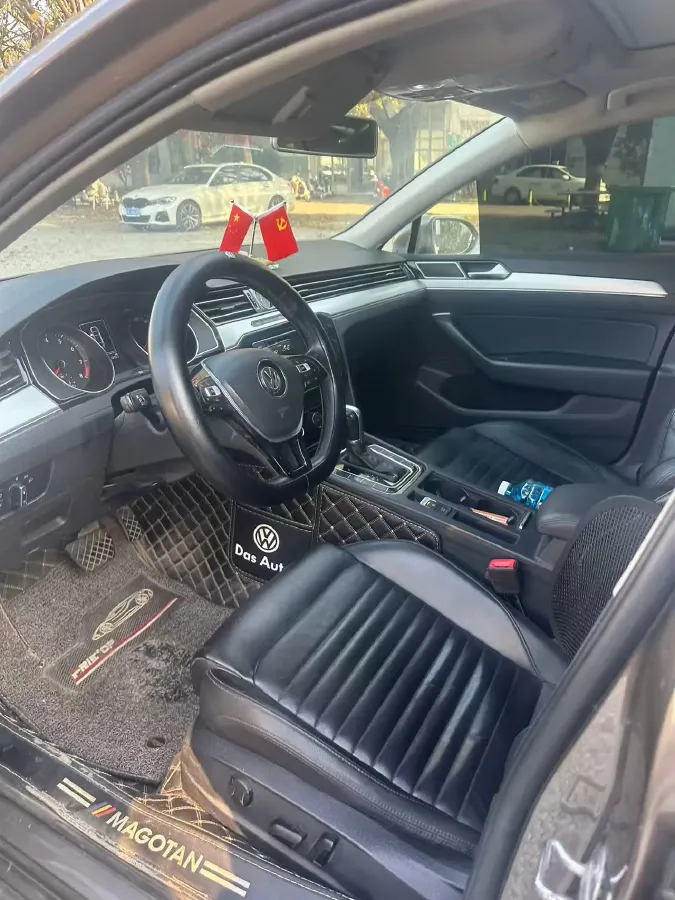 2018 Volkswagen Magotan 1.8T 180HP L4 7DCT,autocango,china used car exporter,china ev exporter,chinese used car exporter,chinese used ev exporter