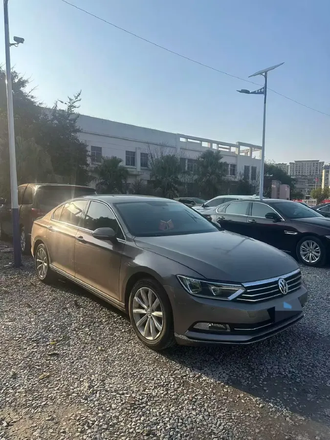 2018 Volkswagen Magotan 1.8T 180HP L4 7DCT,autocango,china used car exporter,china ev exporter,chinese used car exporter,chinese used ev exporter