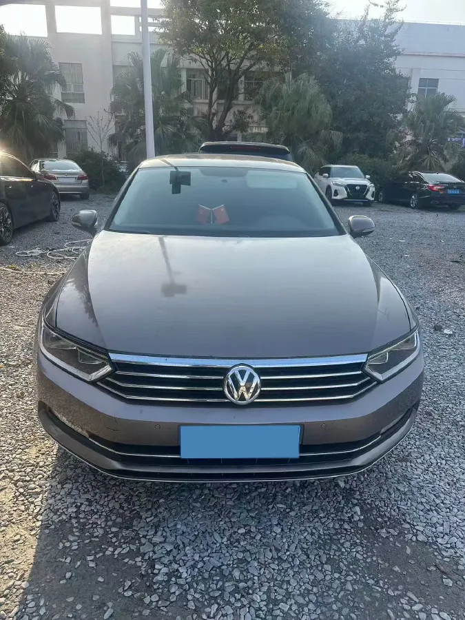 2018 Volkswagen Magotan 1.8T 180HP L4 7DCT,autocango,china used car exporter,china ev exporter,chinese used car exporter,chinese used ev exporter