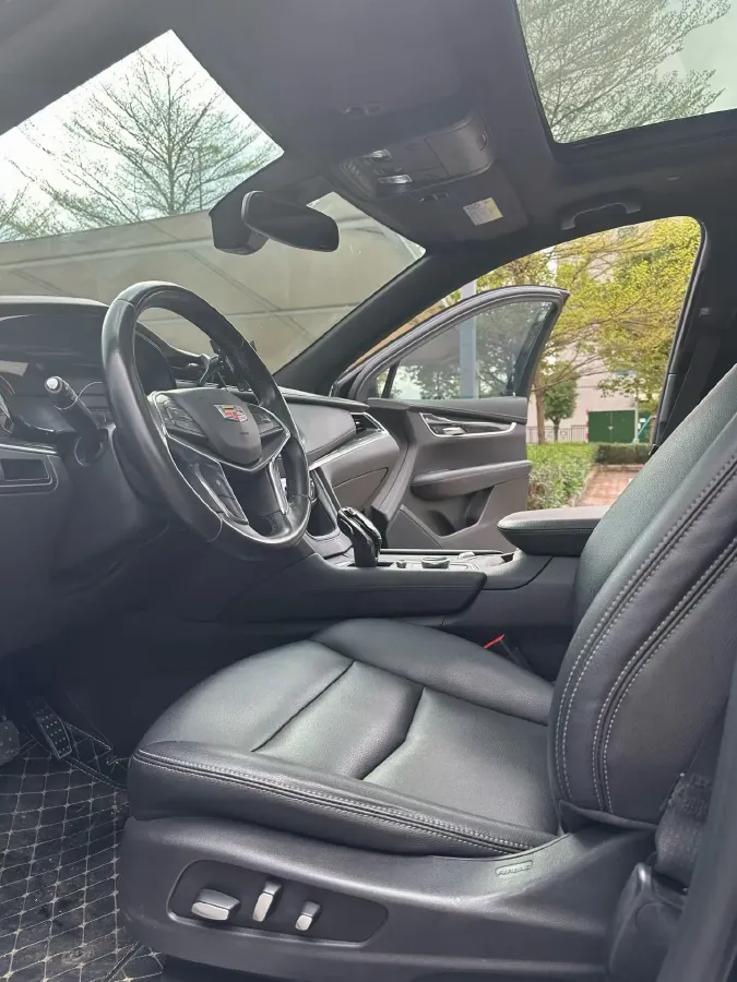 2021 Cadillac XT5 2.0T 237HP L4 9AT,autocango,china used car exporter,china ev exporter,chinese used car exporter,chinese used ev exporter