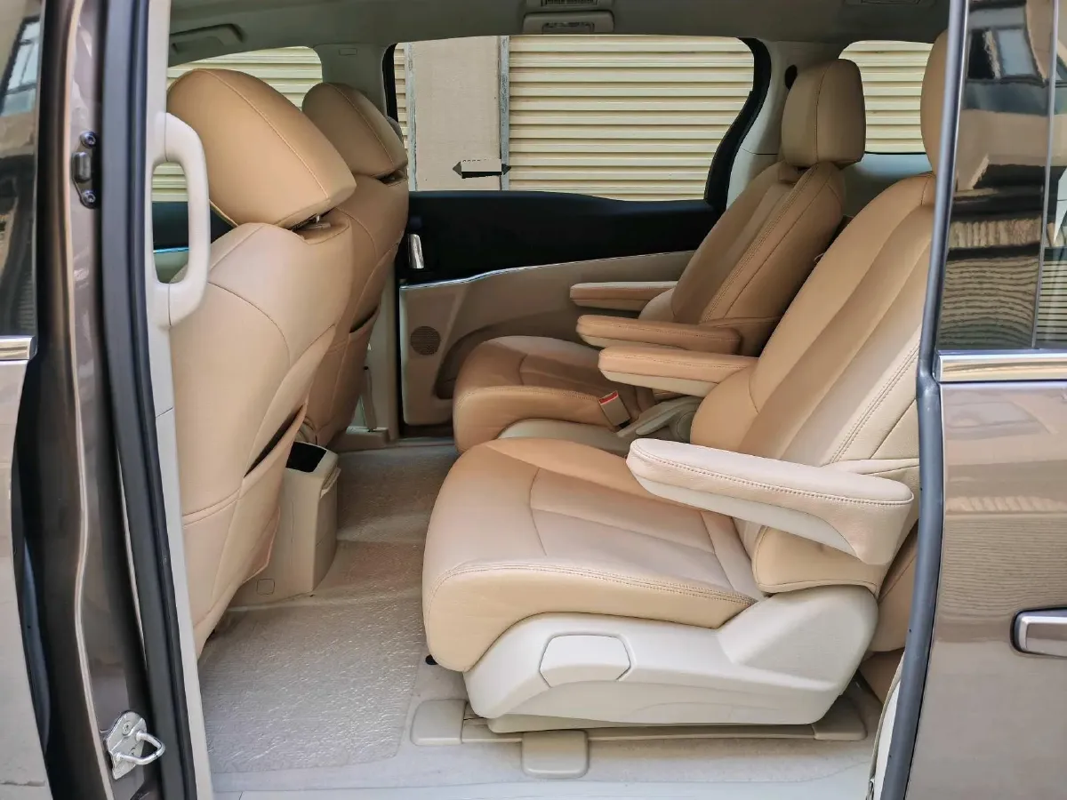 2022 Buick GL8 2.0T 237HP L4 9AT,autocango,china used car exporter,china ev exporter,chinese used car exporter,chinese used ev exporter