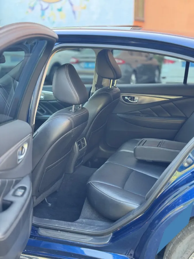 2018 Jeep Grand Commander 2.0T 265HP L4 9AT,autocango,china used car exporter,china ev exporter,chinese used car exporter,chinese used ev exporter