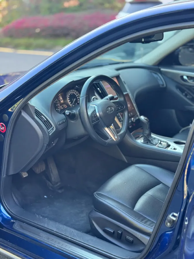 2018 Jeep Grand Commander 2.0T 265HP L4 9AT,autocango,china used car exporter,china ev exporter,chinese used car exporter,chinese used ev exporter