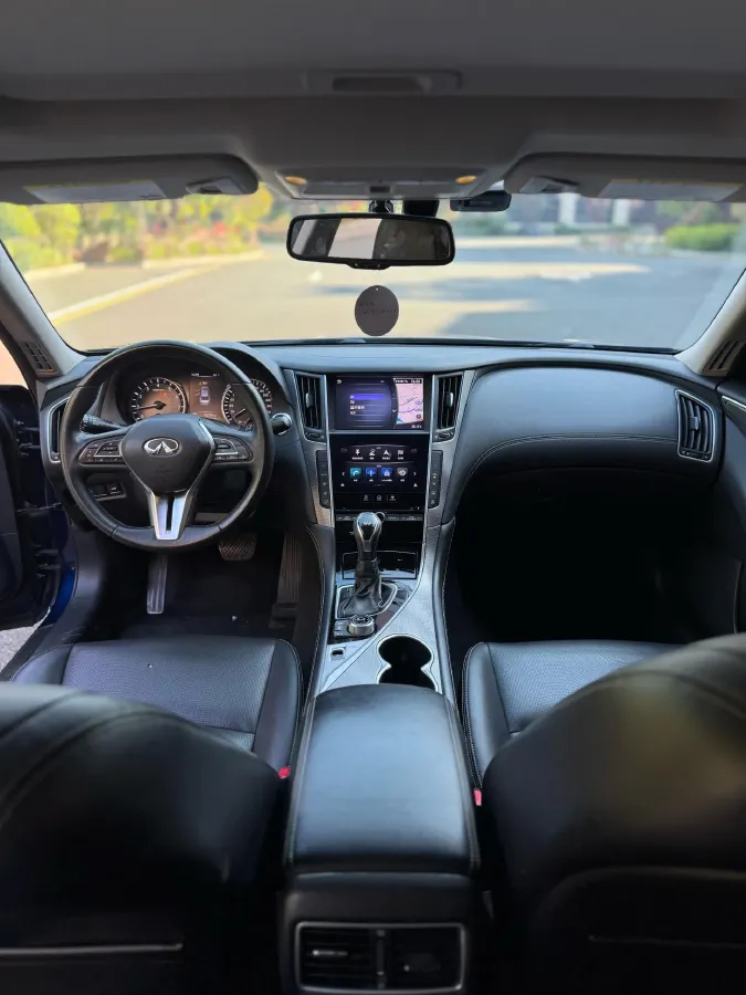 2018 Jeep Grand Commander 2.0T 265HP L4 9AT,autocango,china used car exporter,china ev exporter,chinese used car exporter,chinese used ev exporter