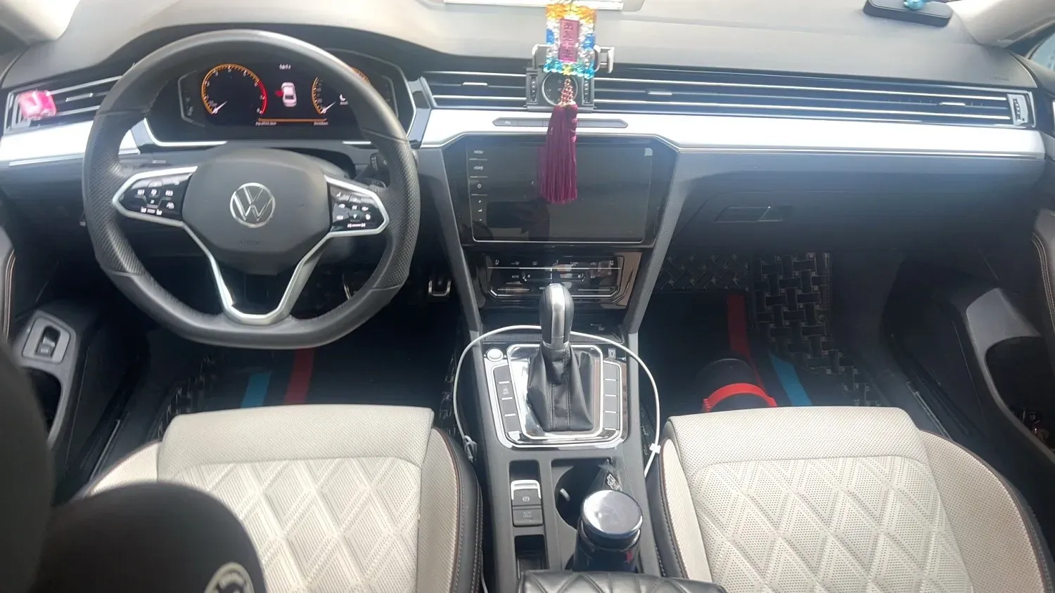 2023 Volkswagen Magotan 2.0T 186HP L4 7DCT,autocango,china used car exporter,china ev exporter,chinese used car exporter,chinese used ev exporter