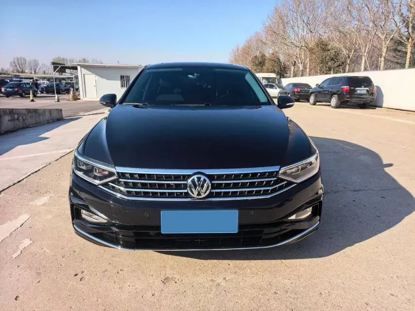 2024 Volkswagen Magotan 2.0T 186HP L4 7DCT,autocango,china used car exporter,china ev exporter,chinese used car exporter,chinese used ev exporter