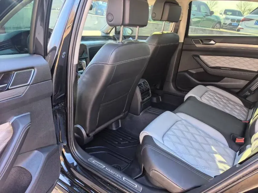 2024 Volkswagen Magotan 2.0T 186HP L4 7DCT,autocango,china used car exporter,china ev exporter,chinese used car exporter,chinese used ev exporter