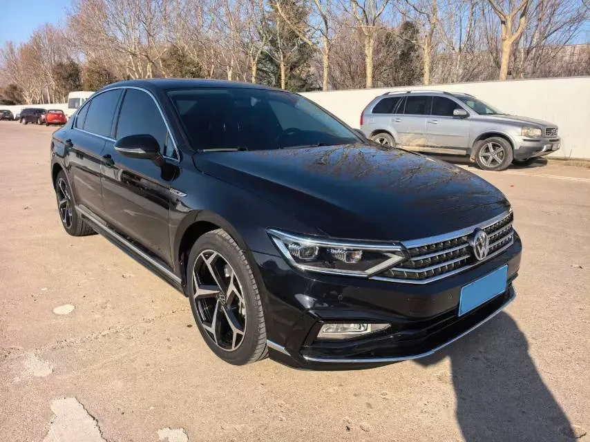 2024 Volkswagen Magotan 2.0T 186HP L4 7DCT,autocango,china used car exporter,china ev exporter,chinese used car exporter,chinese used ev exporter