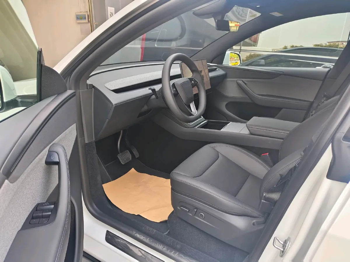 2026 Tesla Model Y BEV,autocango,china used car exporter,china ev exporter,chinese used car exporter,chinese used ev exporter