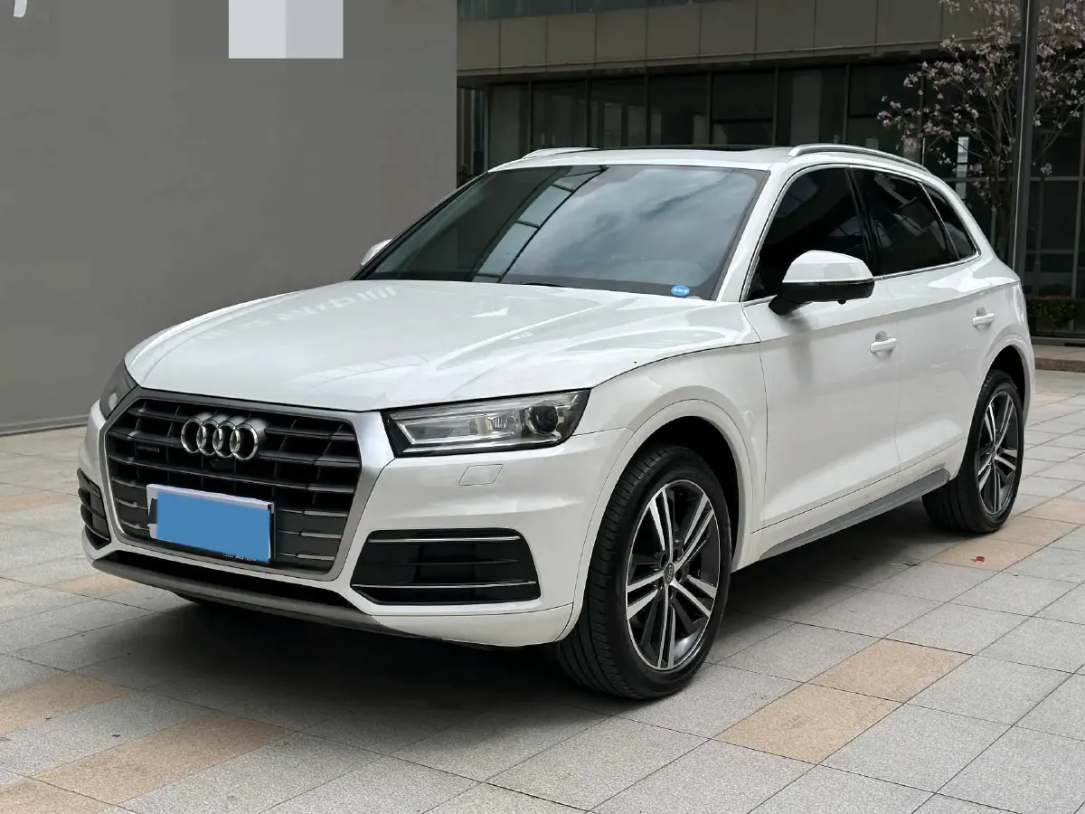 2020 Audi Q5L 2.0T 190HP L4 7DCT,autocango,china used car exporter,china ev exporter,chinese used car exporter,chinese used ev exporter
