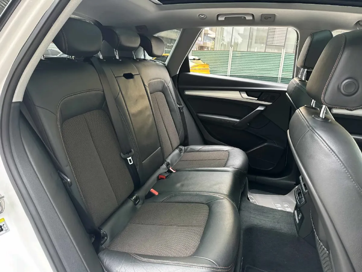 2020 Audi Q5L 2.0T 190HP L4 7DCT,autocango,china used car exporter,china ev exporter,chinese used car exporter,chinese used ev exporter