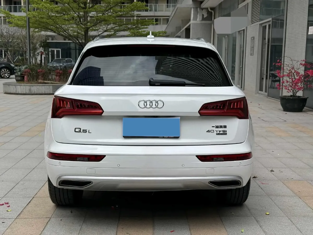 2020 Audi Q5L 2.0T 190HP L4 7DCT,autocango,china used car exporter,china ev exporter,chinese used car exporter,chinese used ev exporter
