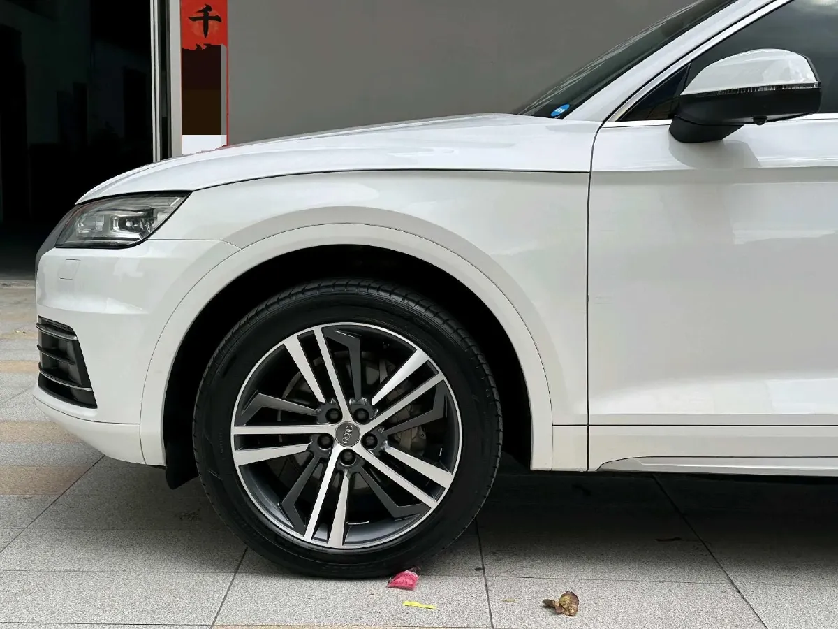 2020 Audi Q5L 2.0T 190HP L4 7DCT,autocango,china used car exporter,china ev exporter,chinese used car exporter,chinese used ev exporter