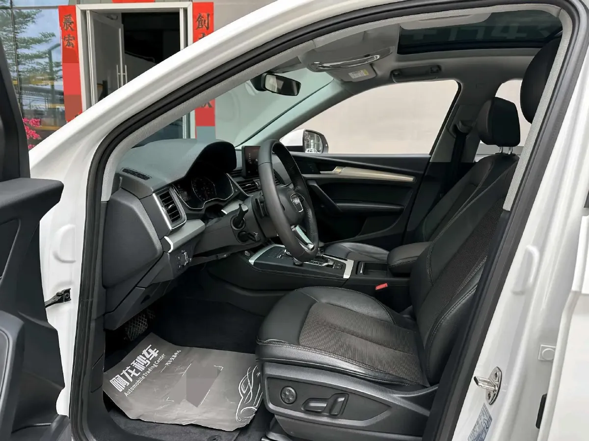 2020 Audi Q5L 2.0T 190HP L4 7DCT,autocango,china used car exporter,china ev exporter,chinese used car exporter,chinese used ev exporter