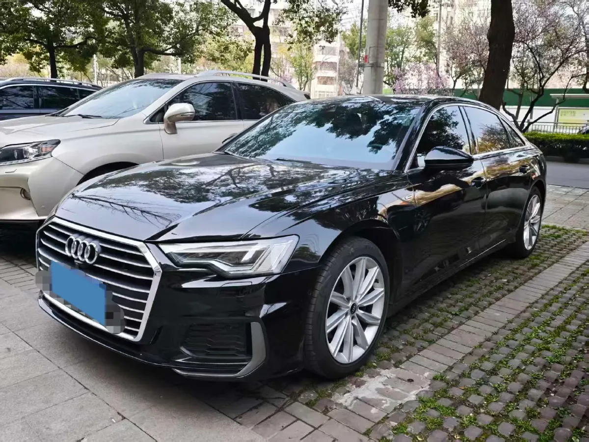 2022 Audi A6L 2.0T 224HP L4 7DCT,autocango,china used car exporter,china ev exporter,chinese used car exporter,chinese used ev exporter