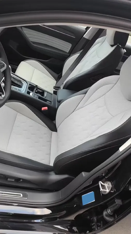 2026 Volkswagen Magotan 2.0T 220HP L4 7DCT,autocango,china used car exporter,china ev exporter,chinese used car exporter,chinese used ev exporter