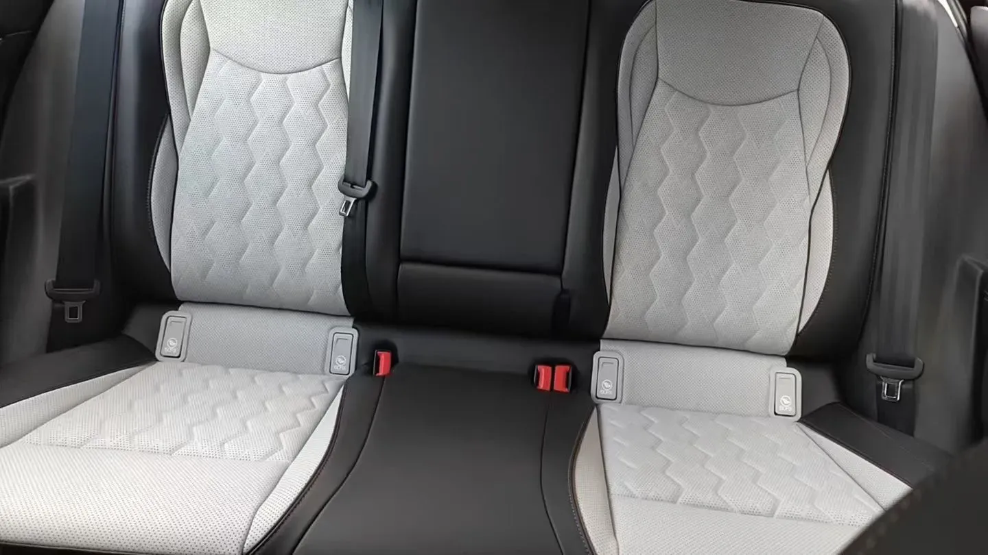 2026 Volkswagen Magotan 2.0T 220HP L4 7DCT,autocango,china used car exporter,china ev exporter,chinese used car exporter,chinese used ev exporter